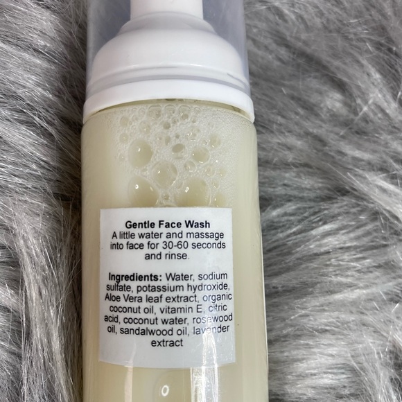 Gentle Foam Face Cleanser - Picture 5 of 5